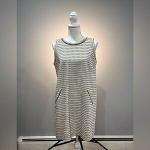 B/W LOFT Dotted Sleeveless Sheath Dress Size S EUC